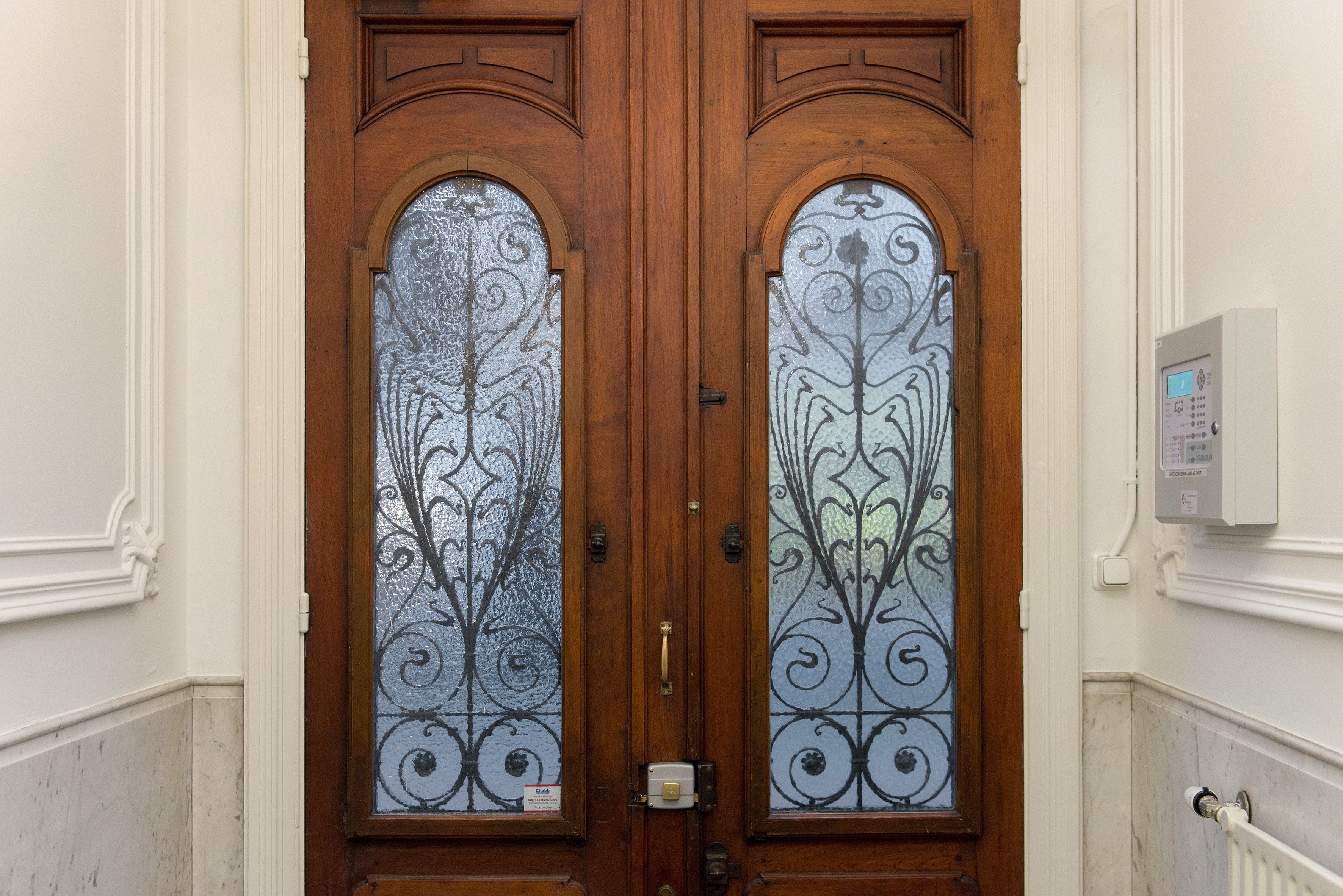 Pintu masuk properti