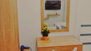 In-room business centre - The Phans Apartment (Ho Chi Minh City)