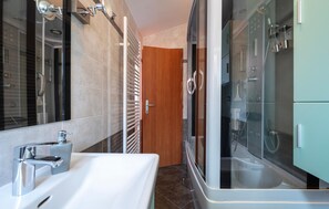 Bathtub