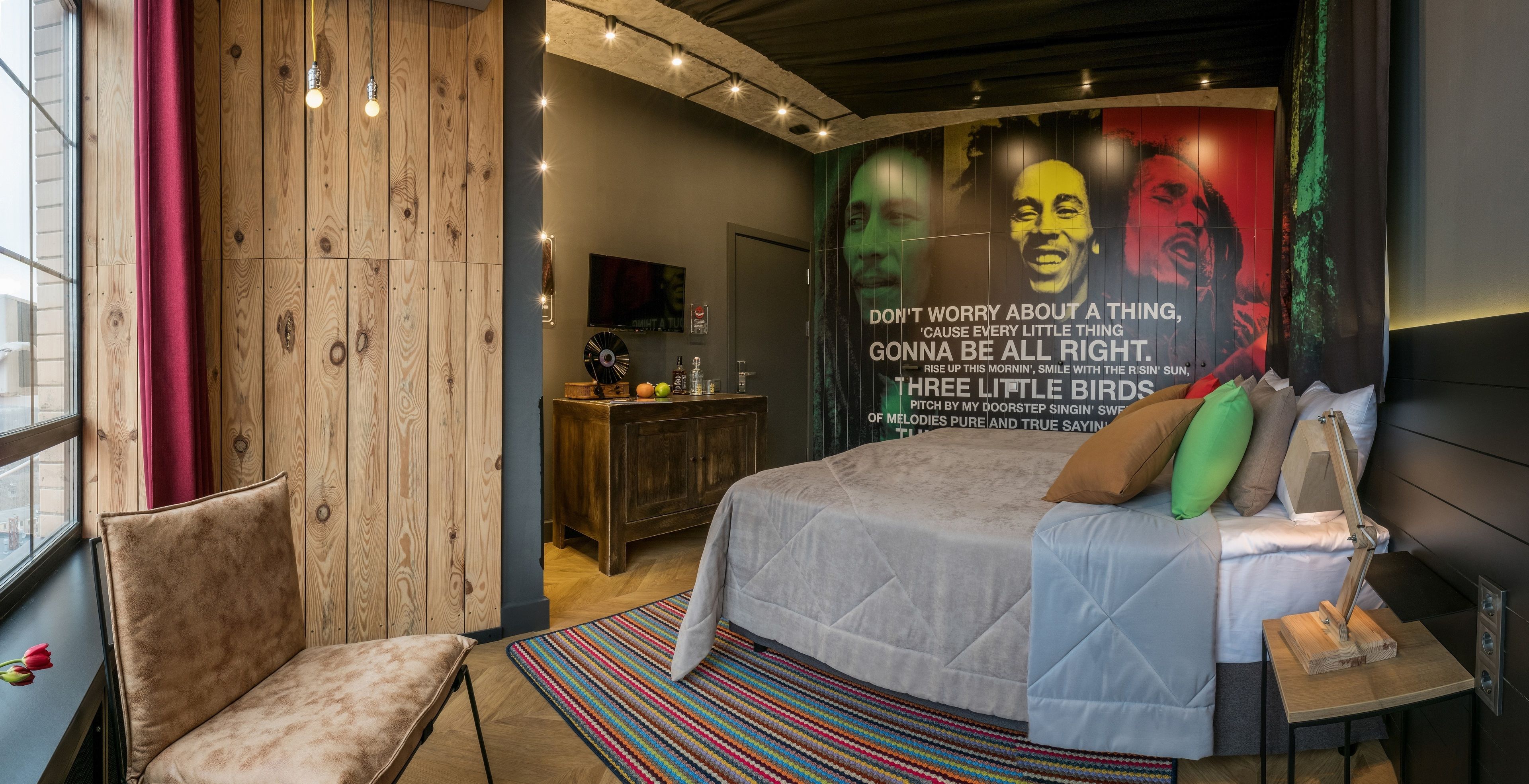 Camera Superior (Bob Marley) | Biancheria da letto di alta qualità, una cassaforte in camera