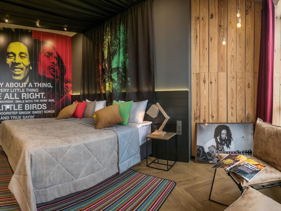 Superior Room (Bob Marley)