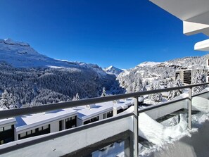 Property grounds - Bright 4-room apartment in Flaine, 8 people, terrace, spa access (Flaine)