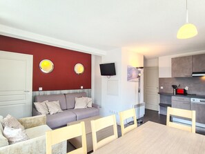 Flat-screen TV - Bright 4-room apartment in Flaine, 8 people, terrace, spa access (Flaine)