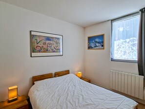 2 bedrooms