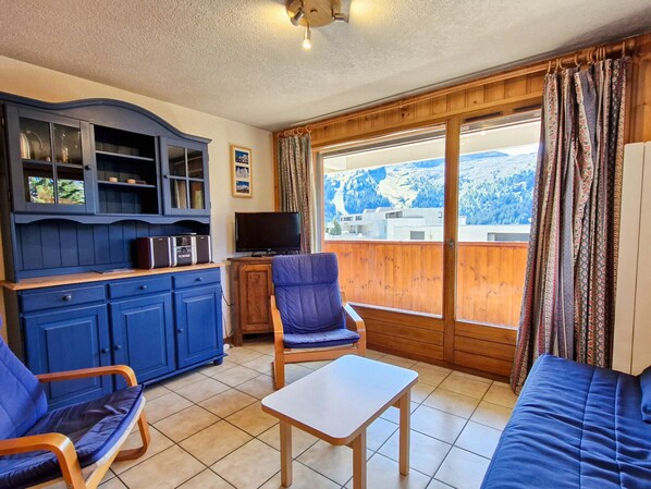 TV - Spacious apartment in center with balcony, 3 rooms for 8 people (Flaine)