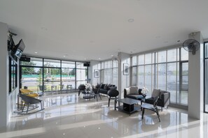 ทีวีจอแบน 24 นิ้ว พร้อมช่องดิจิตอล, ทีวี