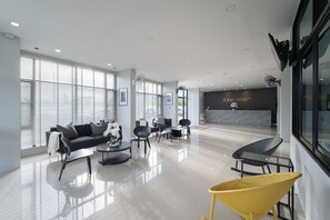 24-inch flat-screen TV with digital channels, TV - C2U Hotel Uthai Thani - Adults Only (Nong Kha Yang)