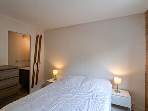 2 bedrooms