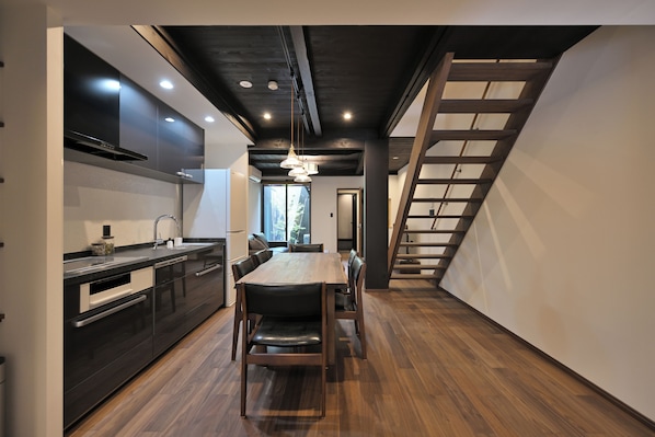 Apartment, 3 Bedrooms | Private kitchen | Fridge, microwave, stovetop, dishwasher - Takeya Gojo (Kyoto)