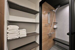 Apartment, 3 Bedrooms | Bathroom