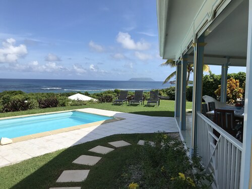 Beautiful sea view villa with private pool and direct access to the beach