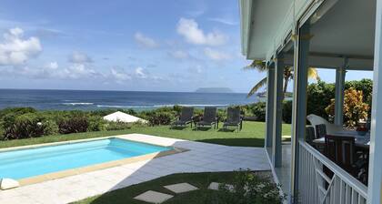 Beautiful sea view villa with private pool and direct access to the beach