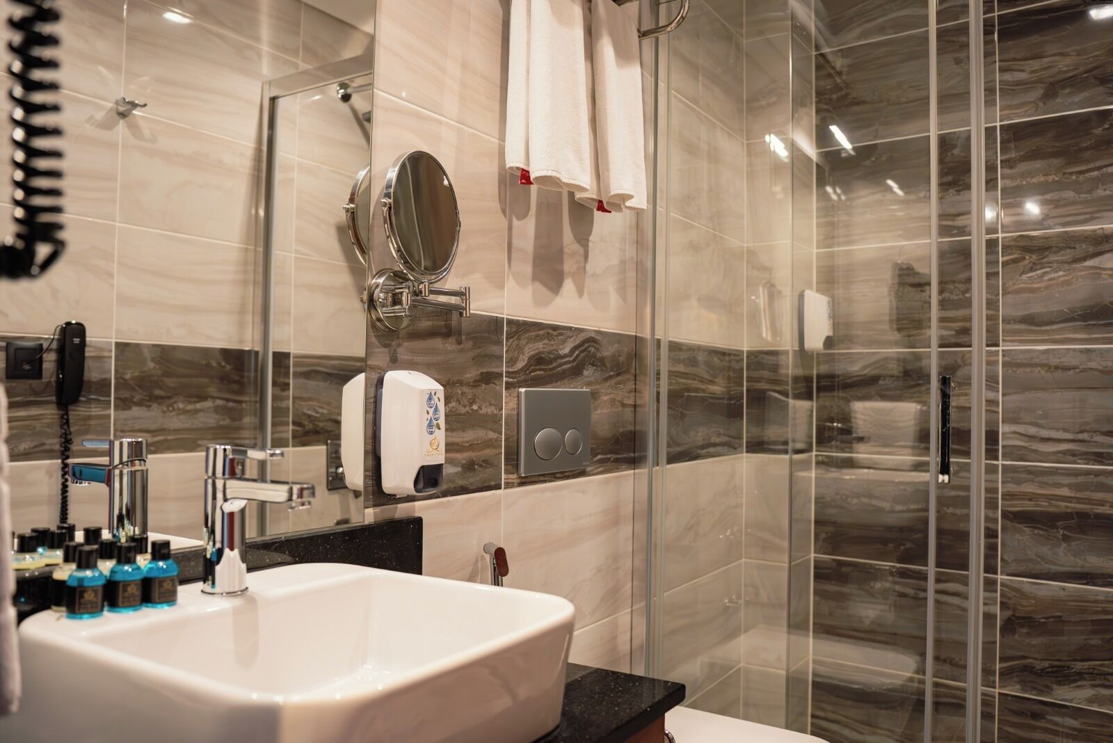 Foto - Grand Vaves Hotel