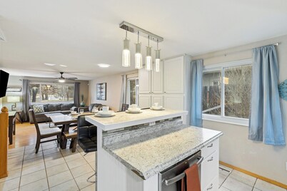 Pet Friendly Near Garden of the Gods/AF Academy