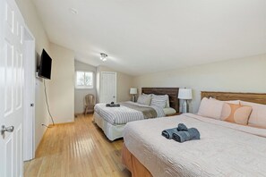 4 camere, una scrivania, ferro/asse da stiro, Wi-Fi gratuito