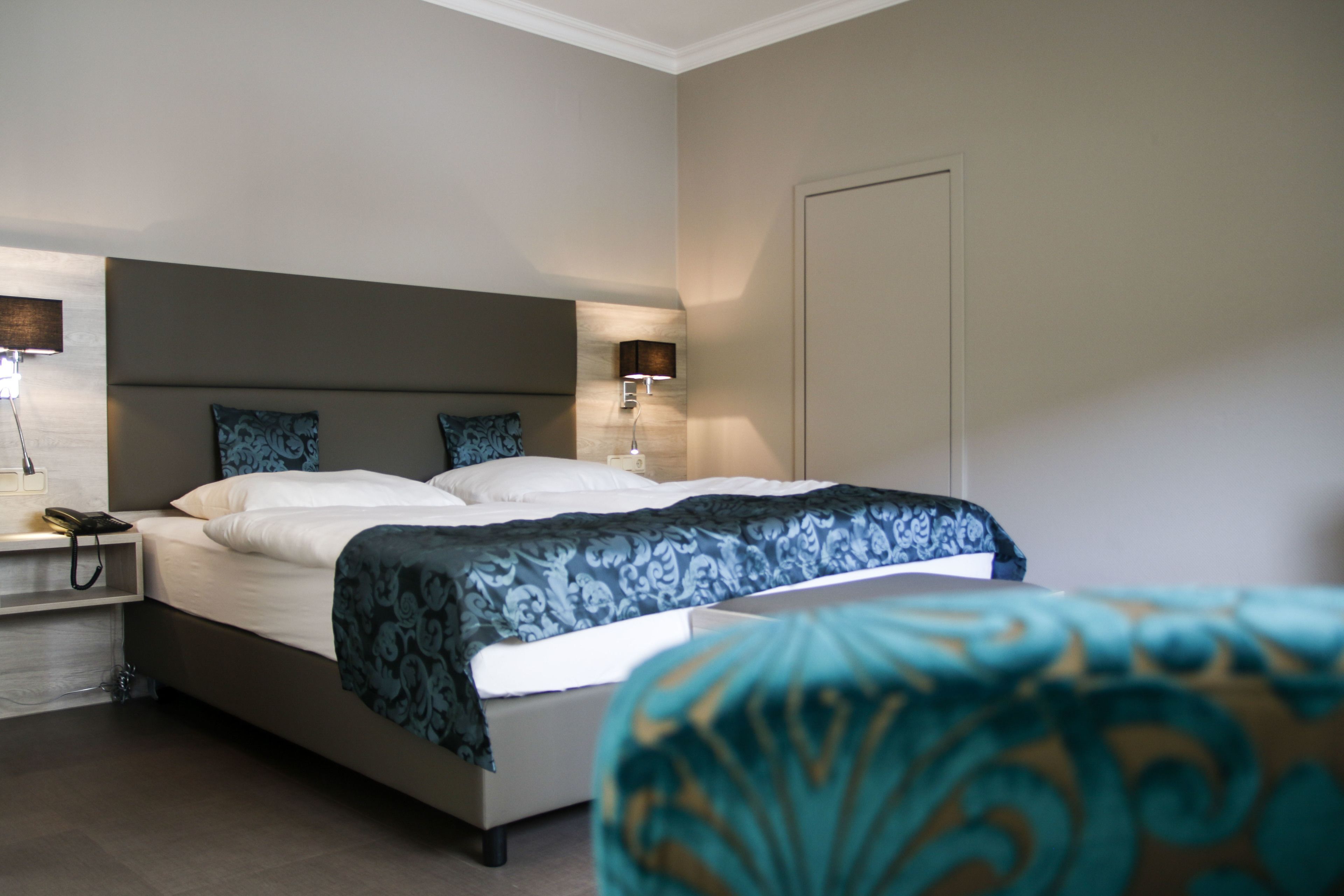 Hypo-allergenic bedding, free WiFi, bed sheets