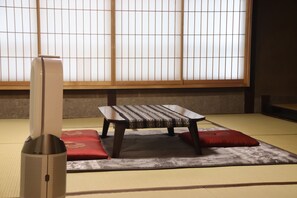 家庭客房 (Deluxe) | 遮光窗簾/窗簾、熨斗/熨衫板、免費 Wi-Fi、床單