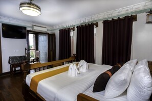 Superior Double Room | Street view - Hello Cambodia Boutique (Siem Reap)