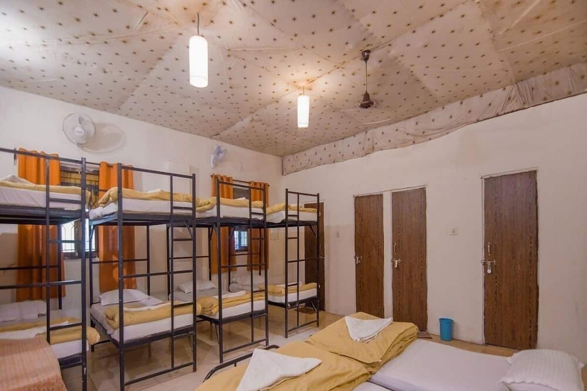 Dormitorio condiviso (10 beds) | Una cassaforte in camera, una scrivania, letti aggiuntivi (a pagamento)