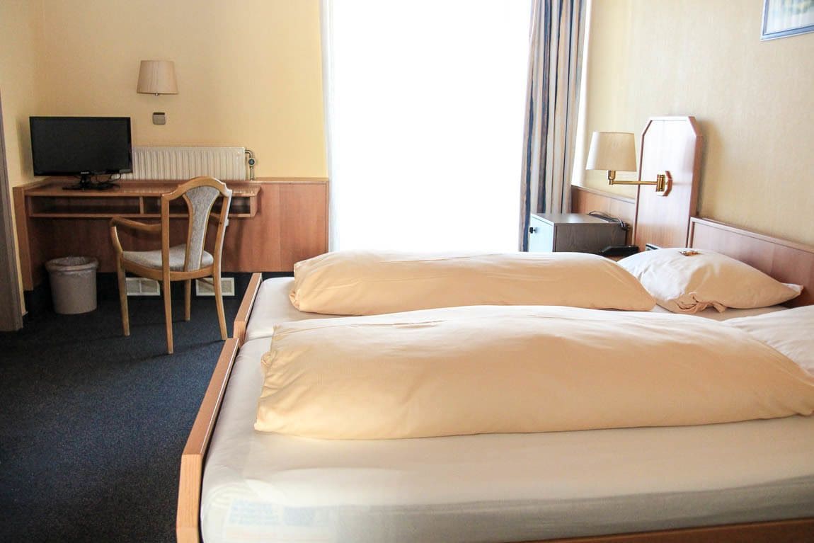 Double Room | In-room safe, desk, free cribs/infant beds, free WiFi