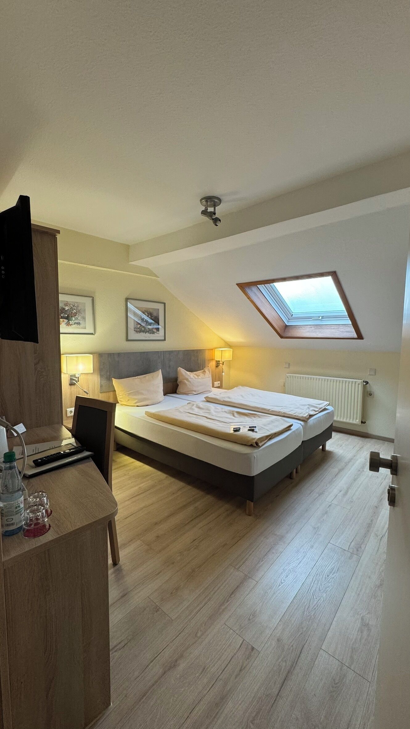 Double Room | In-room safe, desk, free WiFi