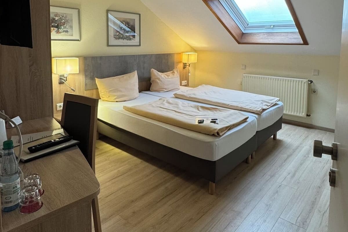 Double Room | In-room safe, desk, free WiFi