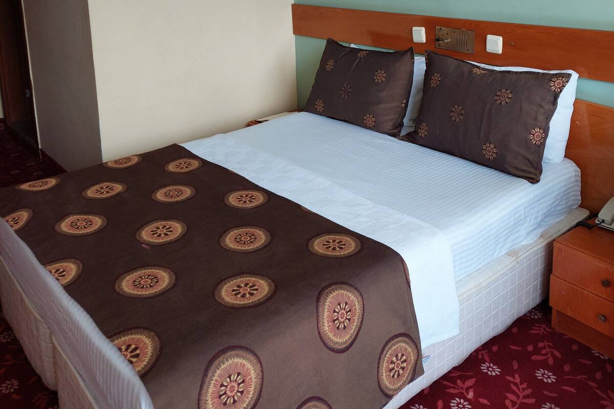 Double Room, Pool View | WiFi (free), bed sheets