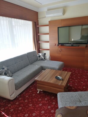 Rom – deluxe | Wi-fi (inkludert), sengetøy og rullestolvennlig