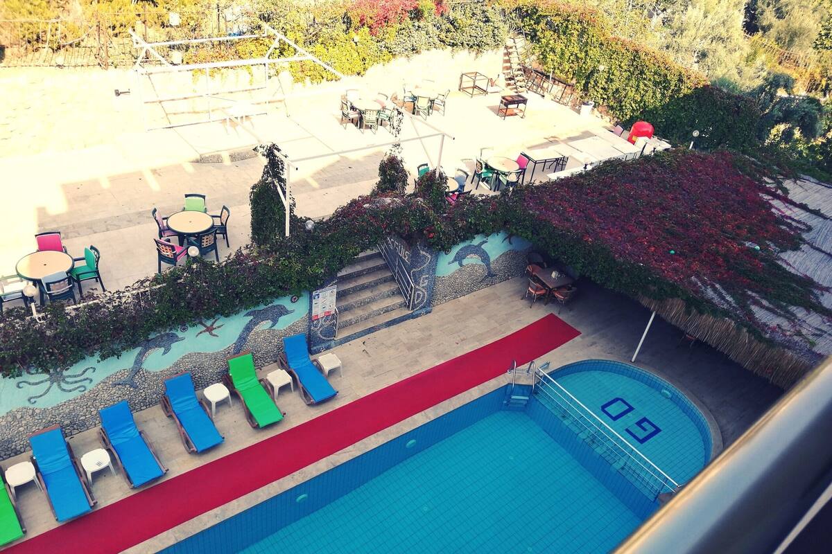 Triple Room, Pool View | WiFi (free), bed sheets