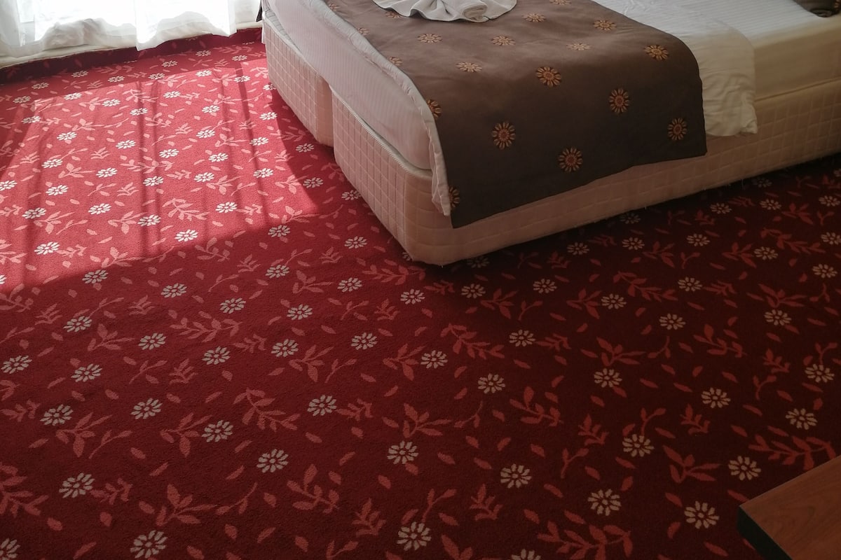 Free WiFi, bed sheets, wheelchair access