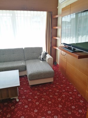 Rom – deluxe | Wi-fi (inkludert), sengetøy og rullestolvennlig