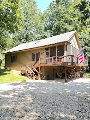 Cabin/Vacation Home In the Woods on Private Lake Close to Louisville, Ky