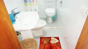 Apartment, 1 Bedroom | Bathroom