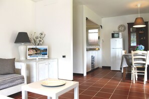 Appartamento, 2 camere da letto | Soggiorno | TV a schermo piatto