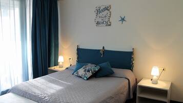 2 habitaciones, decoración personalizada y muebles diferentes