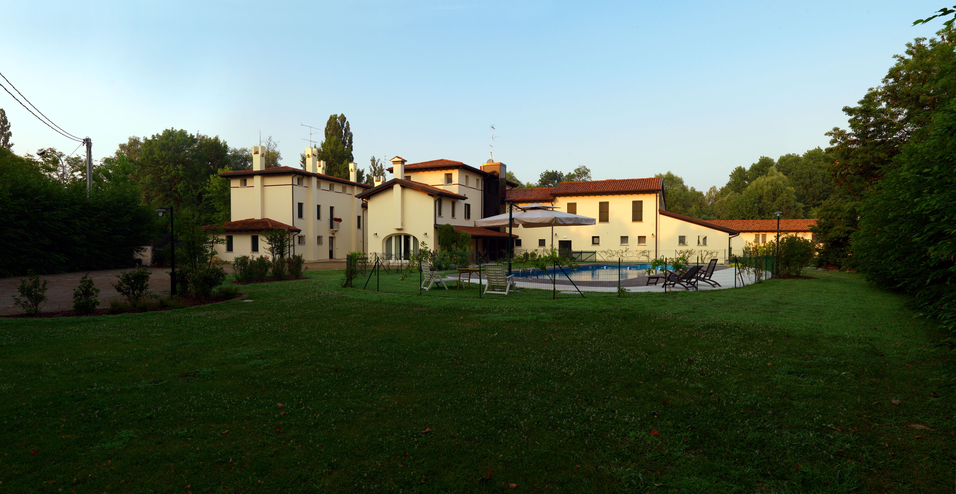 Singola Grand | Facciata della struttura