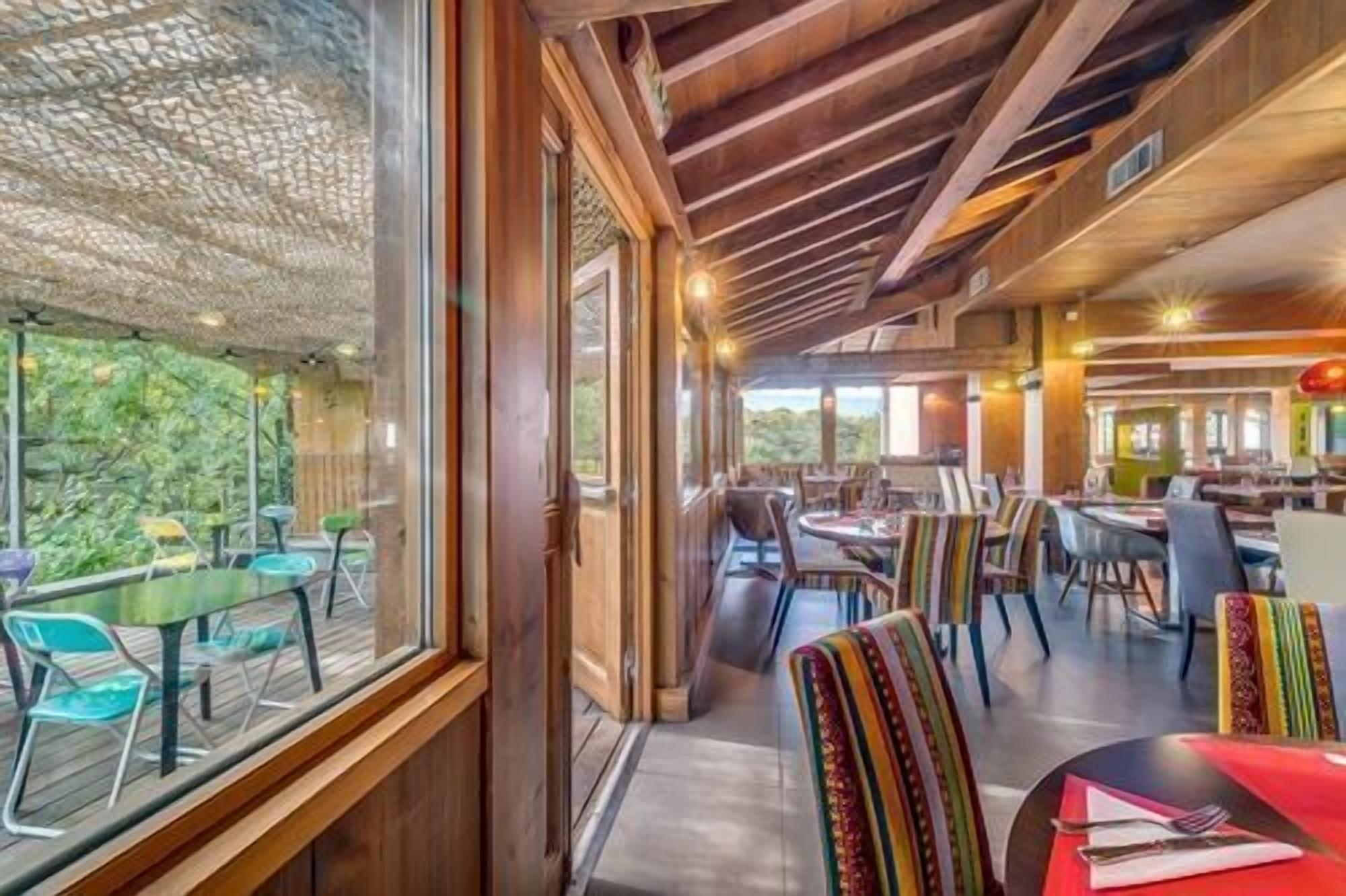 breakfast, lunch, dinner served; french cuisine