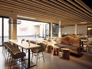 Petit déjeuner buffet servi tous les jours en supplément