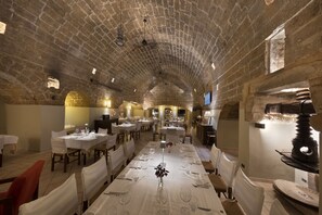 Serveert diner, lokale gerechten