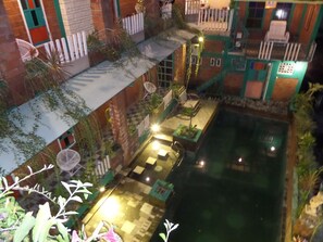 Hồ bơi ngoài trời 