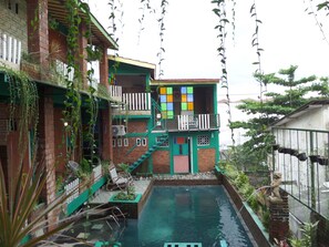 Hồ bơi ngoài trời 