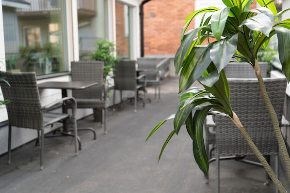 Déjeuner et dîner servis sur place, spécialités Cuisine asiatique