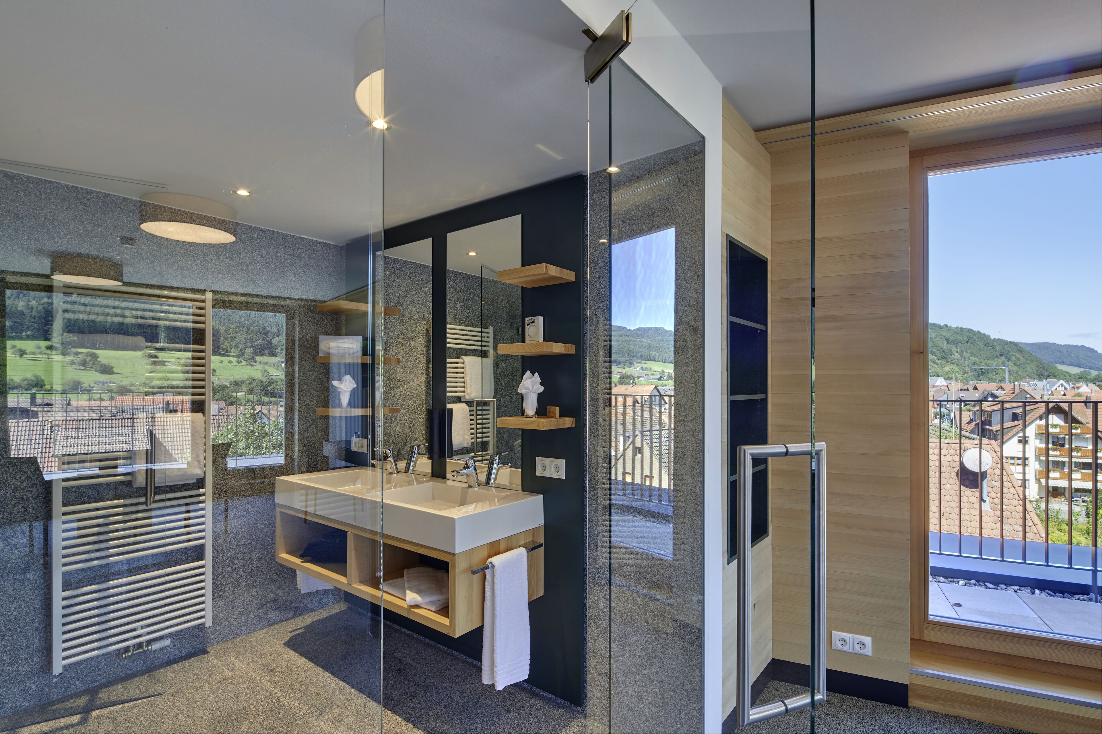 panoramic penthouse, 1 king bed, non smoking | bathroom | shower, free toiletries, towels