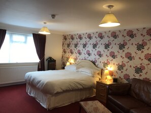 Luxury Double Room, Ensuite, Garden View (Bath and Shower)