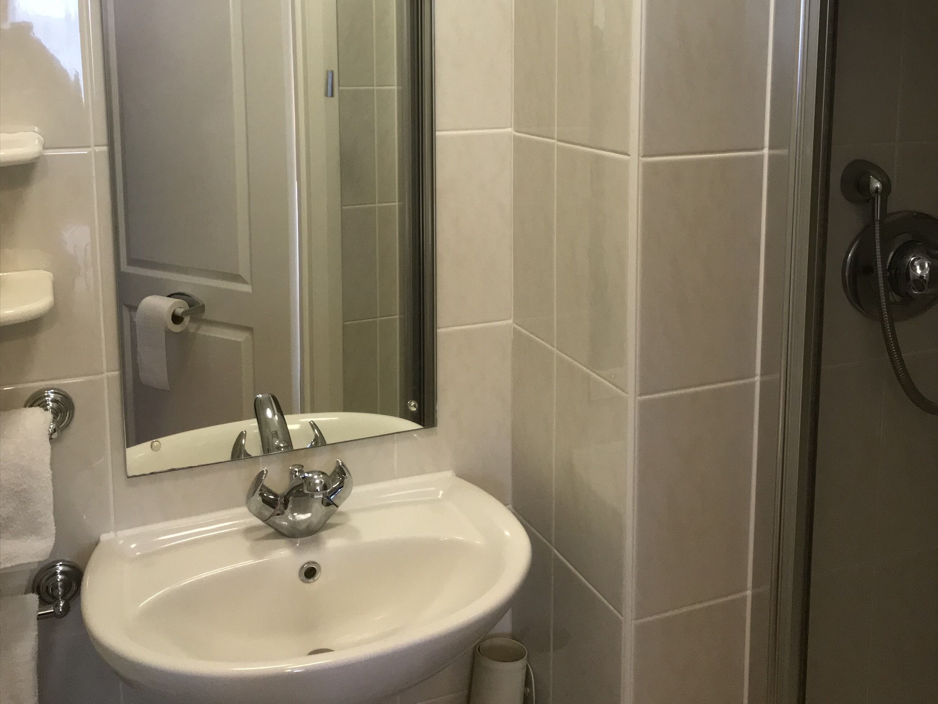 Double Room, Ensuite, Garden View | Bathroom