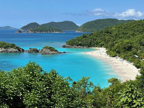 La Bella Villa (2BR/2BA) Great views, spectacular pool, magical villa!