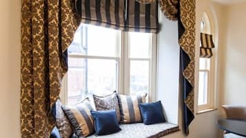 Superior Double Room, Ensuite | Living area