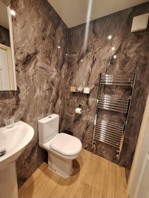 Panoramic Double Room, Ensuite | Bathroom - Parkers House Bed & Breakfast (Newtown)