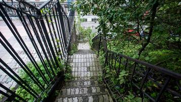 Overnatningsstedets indgangsparti