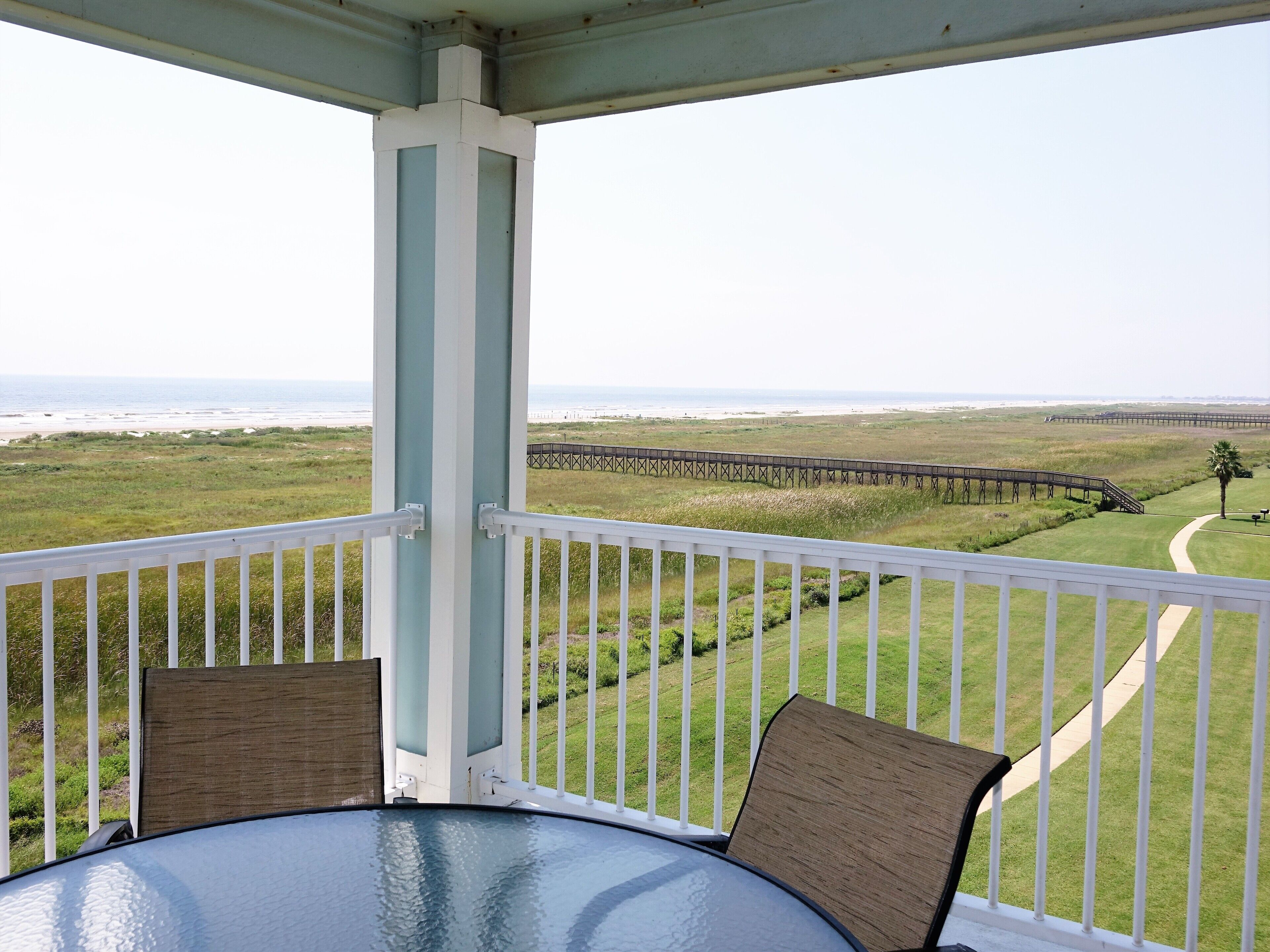 Villa Vista-Beach Front-Top Floor Ocean Views